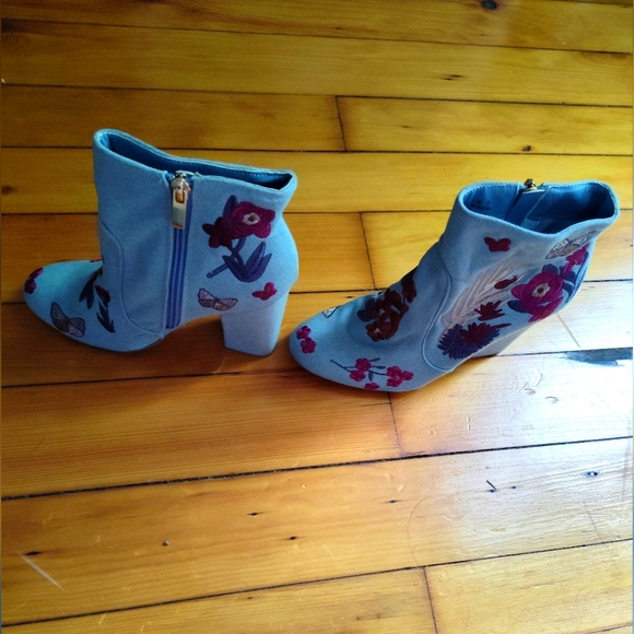 BAMBOO Shoes - Bamboo Namaste 11 embroidery faux denim bootie